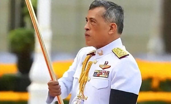 博远配资 佩通坦遭罢免之际, 泰王突然签署发布了一份御令, 此举意图何在?
